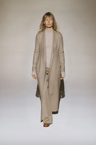 Look 9